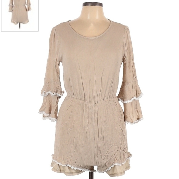 Andree by Unit Long Sleeve Cream Romper Women's Large L Layered Ruffle Sleeves - Picture 1 of 8